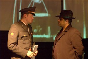 Fitz van Thom, Mo Ahmadi