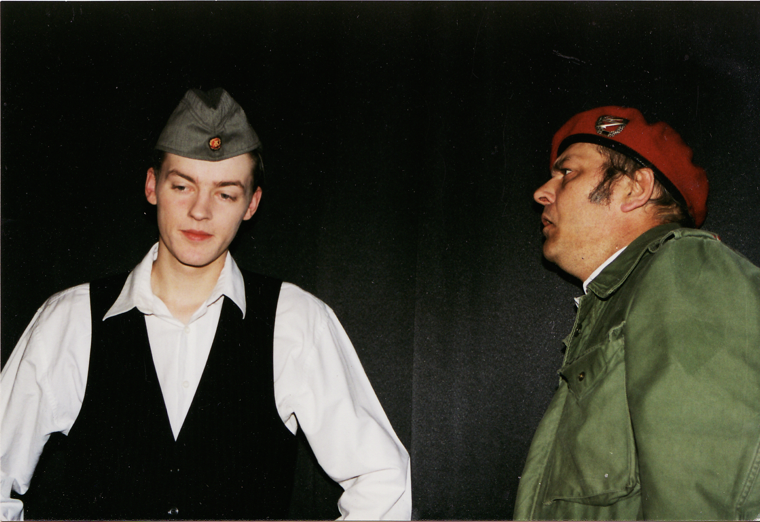 lästaurant-soldaten ost west