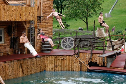 Massdive: 5 Persons- one little pool